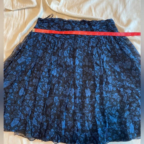 Banana Republic Flowy Floral Skirt - Picture 2 of 4